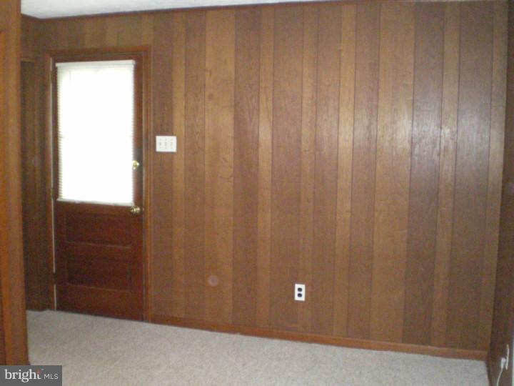 2593 Radcliffe Road Broomall, PA 19008 - Photo 12 of 25 Family Room