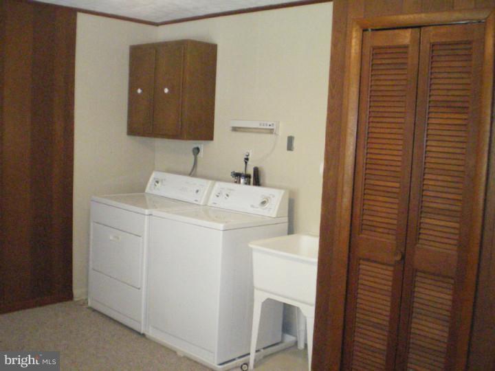 2593 Radcliffe Road Broomall, PA 19008 - Photo 13 of 25 Laundry Room