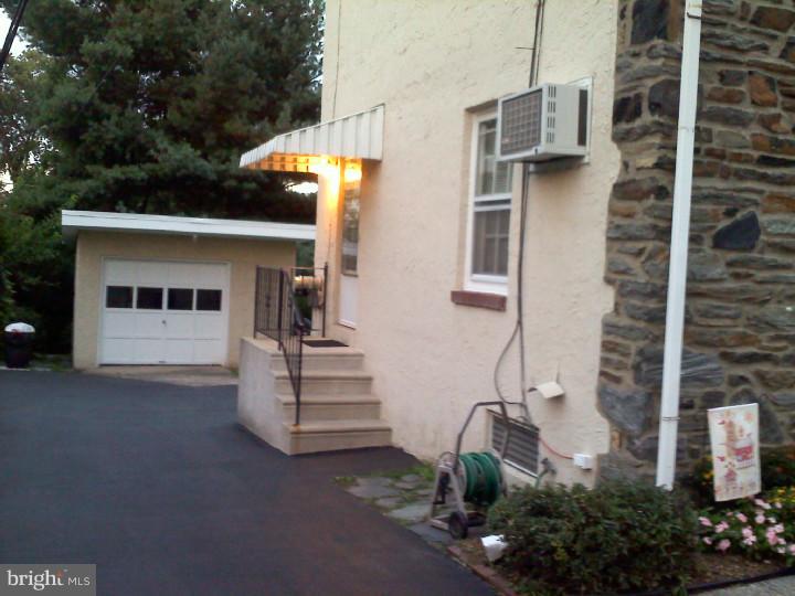 2593 Radcliffe Road Broomall, PA 19008 - Photo 21 of 25 Driveway