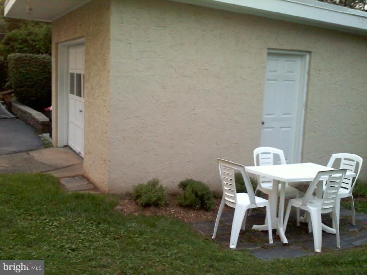 2593 Radcliffe Road Broomall, PA 19008 - Photo 22 of 25 Garage