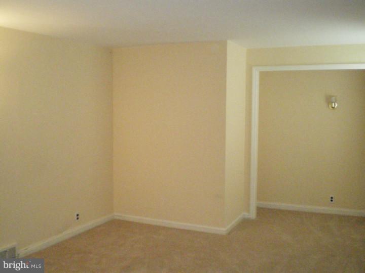 2593 Radcliffe Road Broomall, PA 19008 - Photo 7 of 25 Living Room