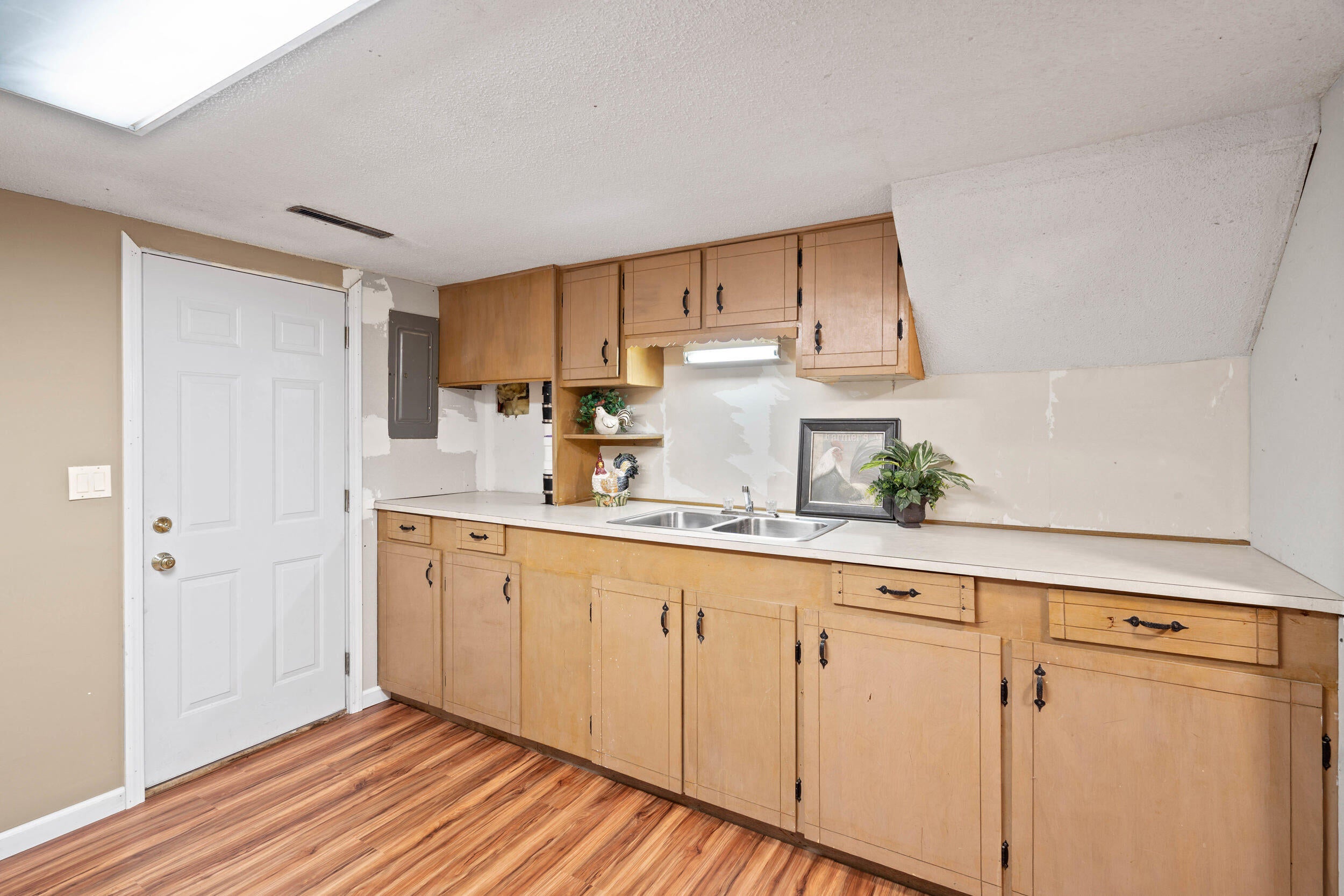 5385 North Clearview Road Columbia, MO 65202 - Photo 22 of 42 Downstairs Kitchen