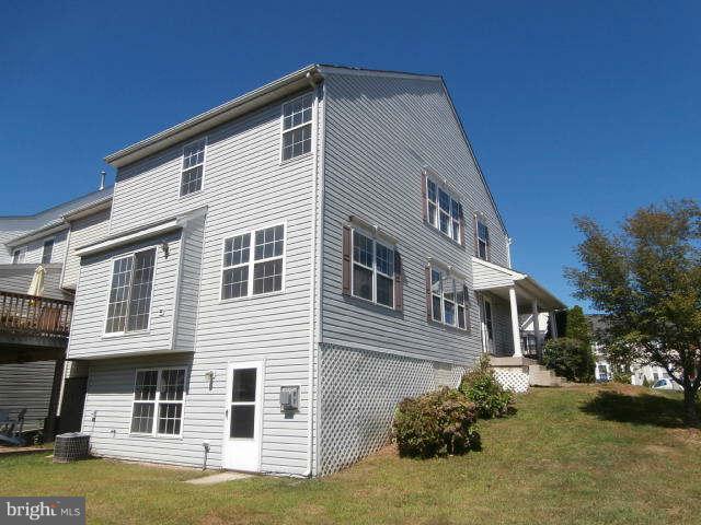 Exterior (Rear)