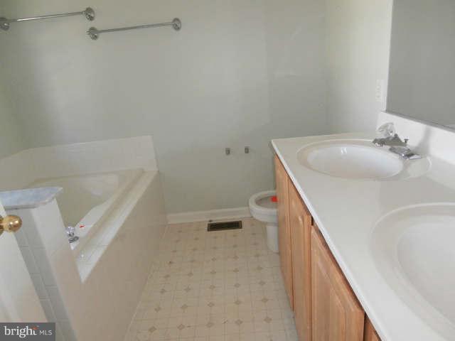 755 Shallow Ridge Court Abingdon, MD 21009 - Photo 8 of 18 Bath (Master)