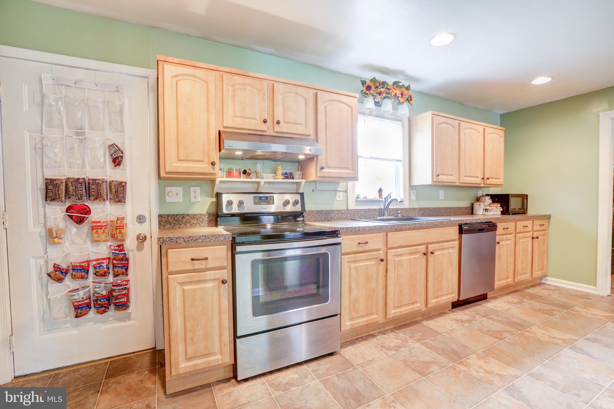 255 B Street Carneys Point, NJ 08069 - Photo 17 of 42