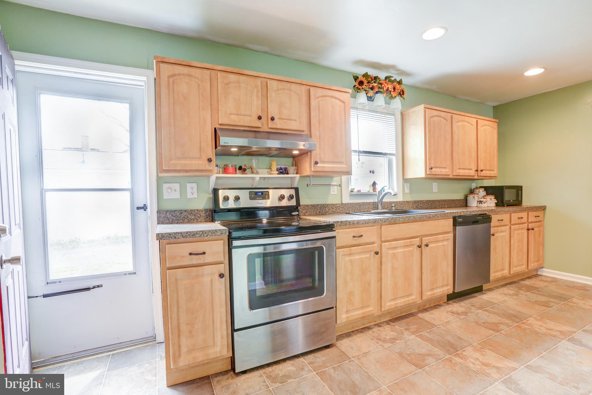 255 B Street Carneys Point, NJ 08069 - Photo 18 of 42