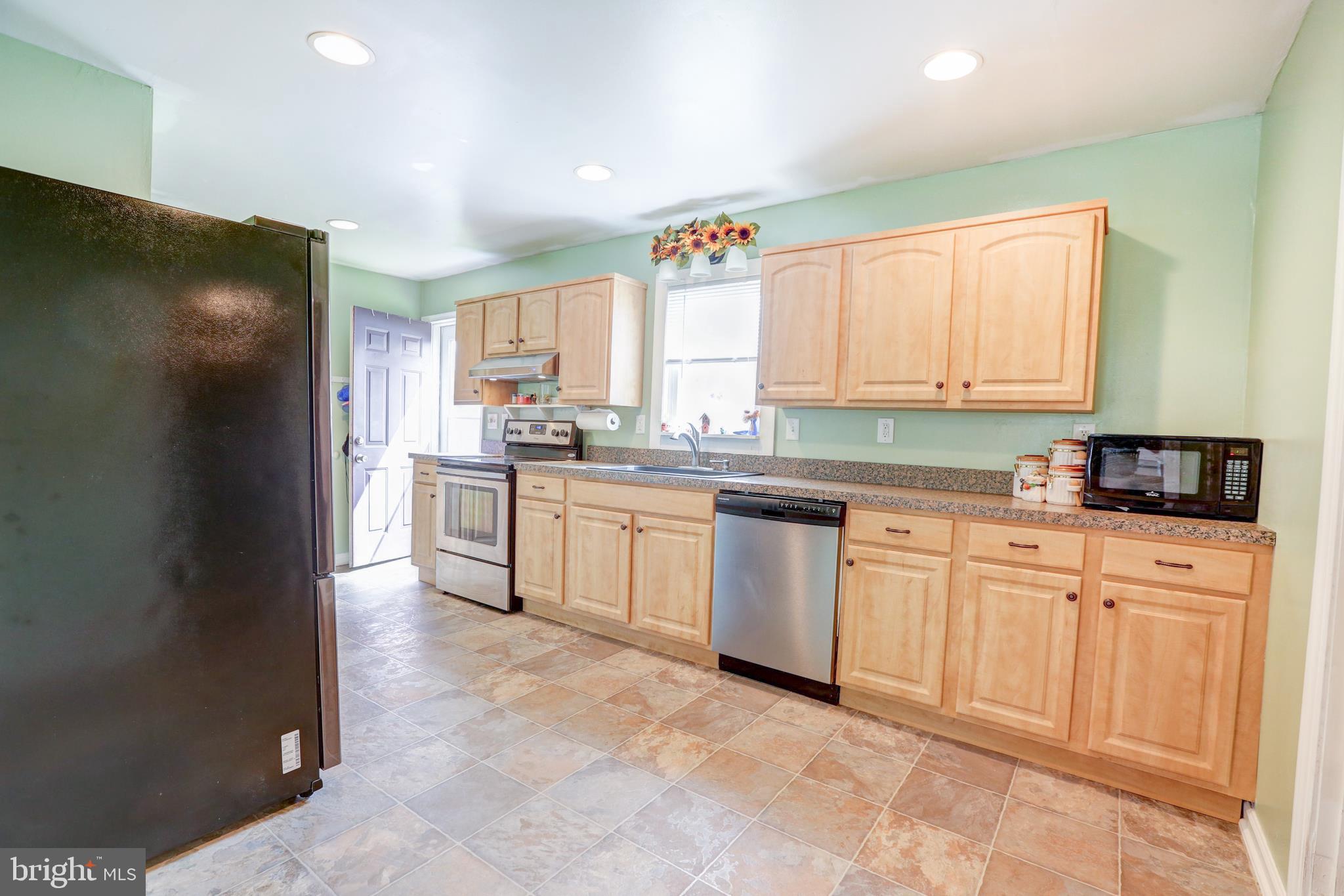 255 B Street Carneys Point, NJ 08069 - Photo 23 of 42