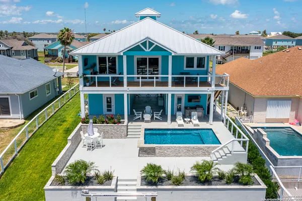 $1,399,900 | 107 Windjammer Road, Rockport, TX 78382
