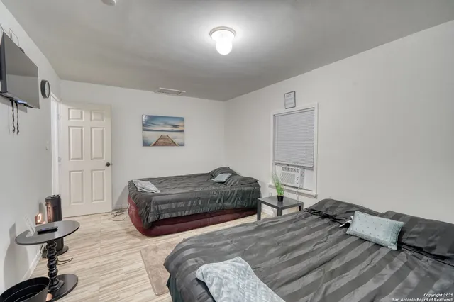 $700 | 444 Taft Boulevard, Unit B, San Antonio, TX 78225