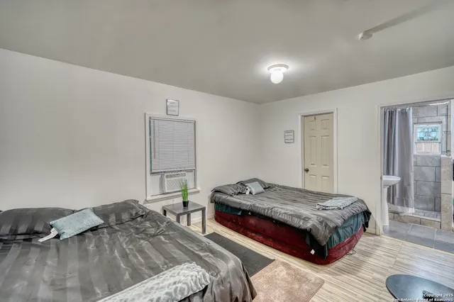 $700 | 444 Taft Boulevard, Unit B, San Antonio, TX 78225