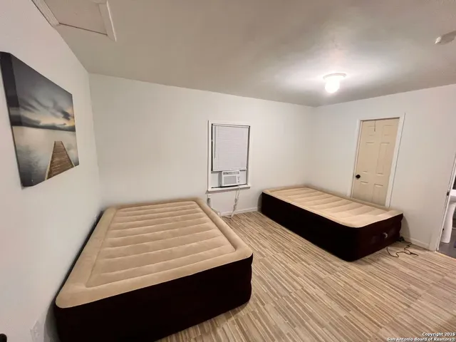 $700 | 444 Taft Boulevard, Unit B, San Antonio, TX 78225