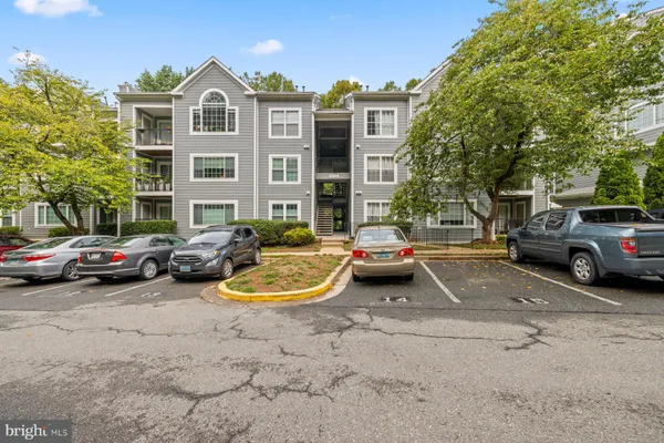 $320,000 | 20404 Shore Harbour Drive, Unit 3H, Germantown, MD 20874