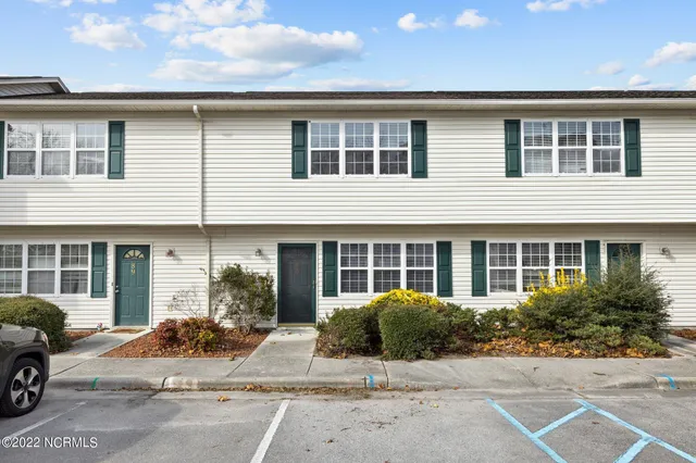 $1,280 | 88 Century Court, Swansboro, NC 28584