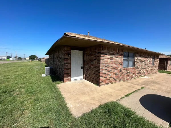 $950 | 901 North Maryland Street, Amarillo, TX 79106