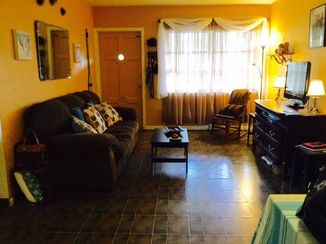 45 Southwest Cabana Point Circle, Unit CIRCLE Stuart, FL 34994 - Photo 6 of 17 living room