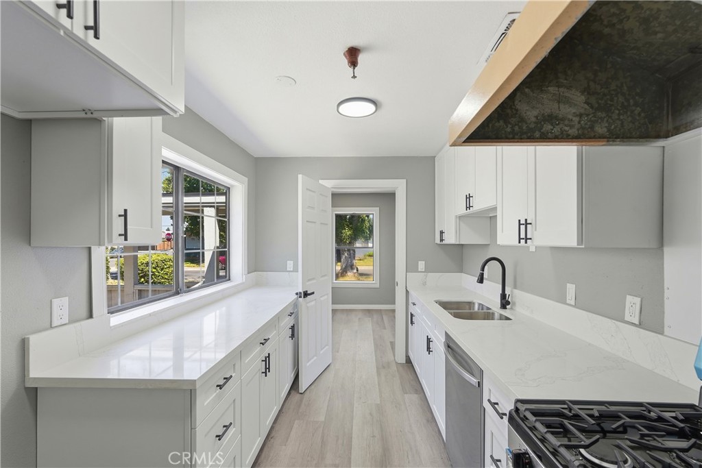 1002 Lochbrae Road Sacramento, CA 95815 - Photo 8 of 9
