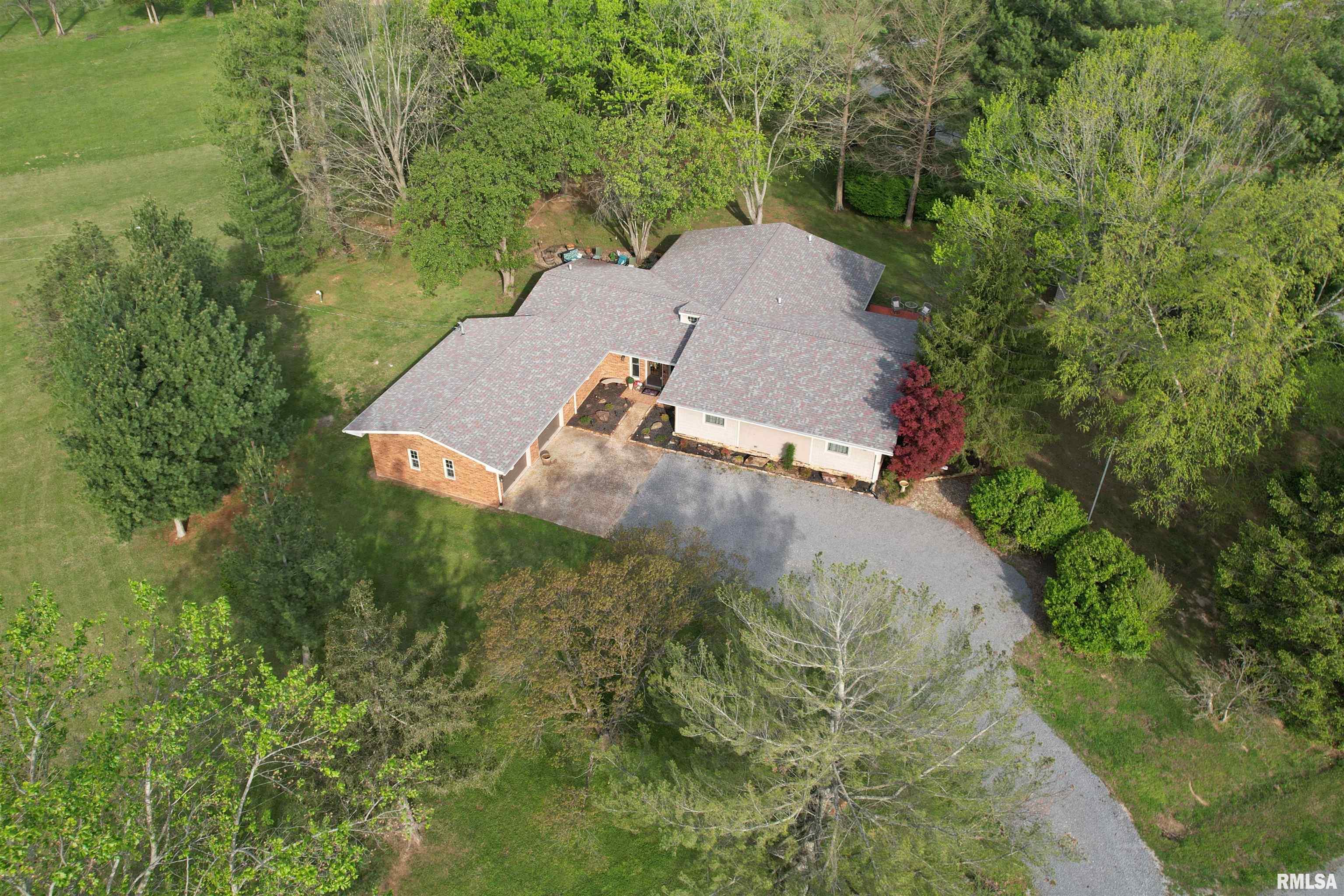 2585 Dylan Drive Marion, IL 62959 - Photo 2 of 48