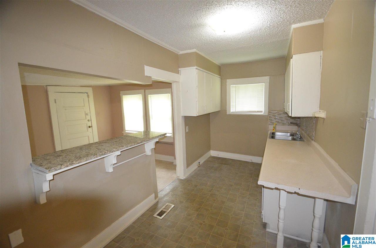 709 30th Street Southwest Birmingham, AL 35211 - Photo 10 of 21