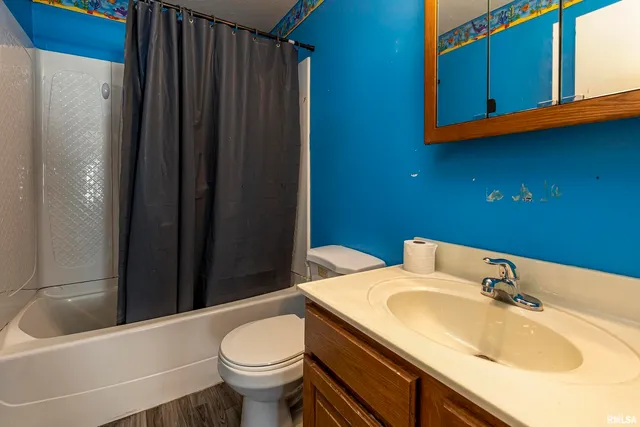 $77,000 | 1500 West Tyler Street, Herrin, IL 62948