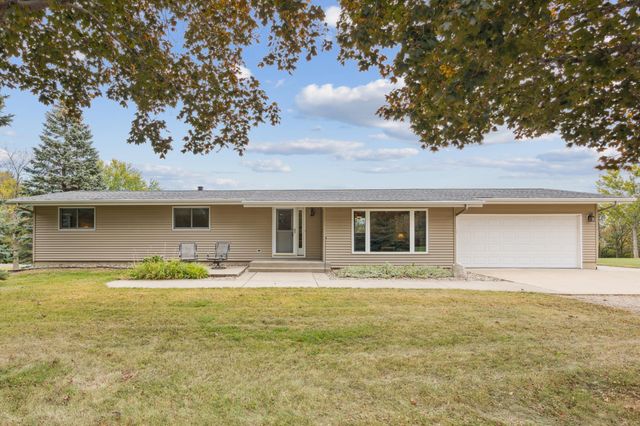 $515,000 | 696 Baker Lane, Hudson, WI 54016