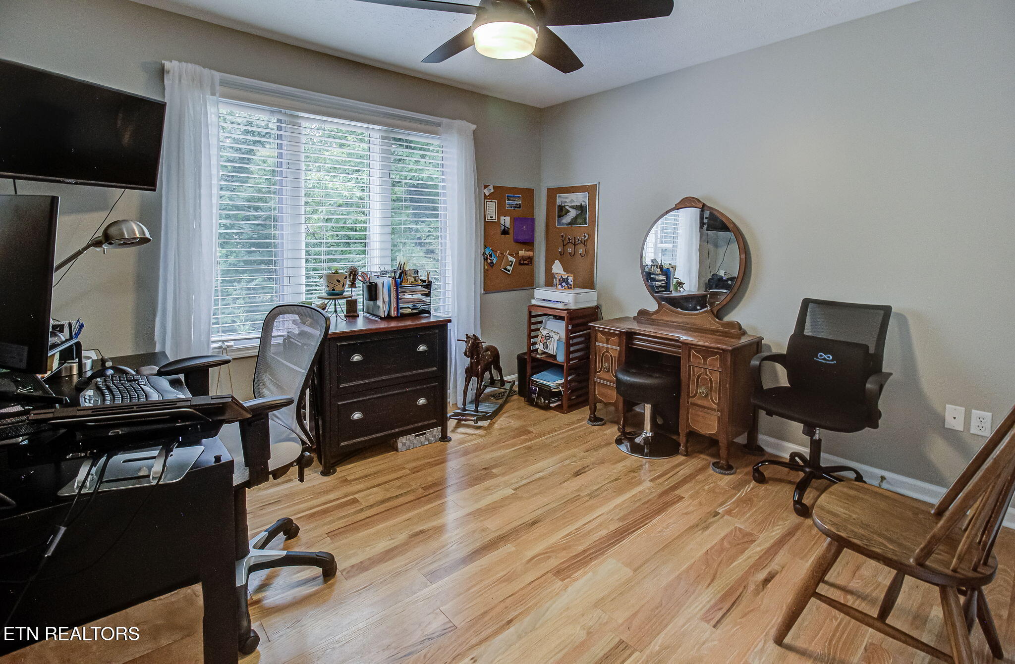 302 Tanasi Point Loudon, TN 37774 - Photo 27 of 60 IMG_2153