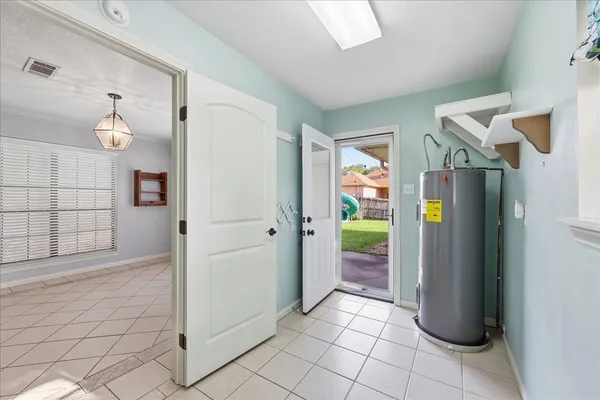 $289,900 | 7095 Glen Willow Drive, Beaumont, TX 77706