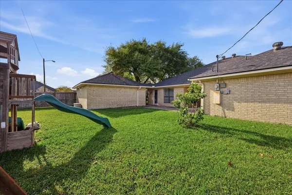 $289,900 | 7095 Glen Willow Drive, Beaumont, TX 77706
