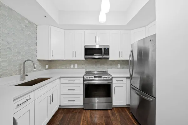$425,000 | 2421 Northeast 65th Street, Unit 313, Fort Lauderdale, FL 33308
