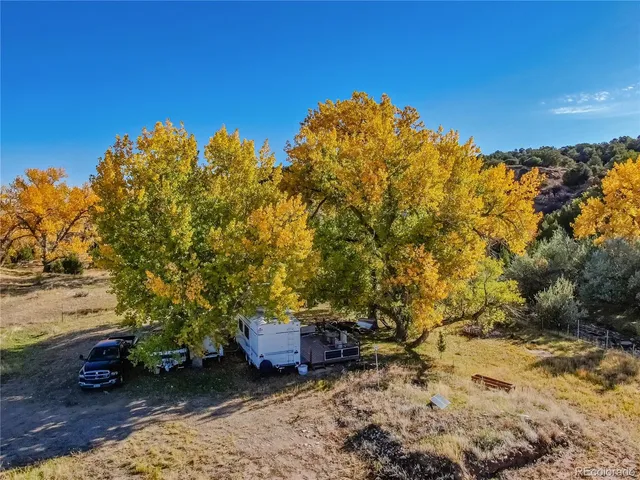 a view of an outdoor space with yard