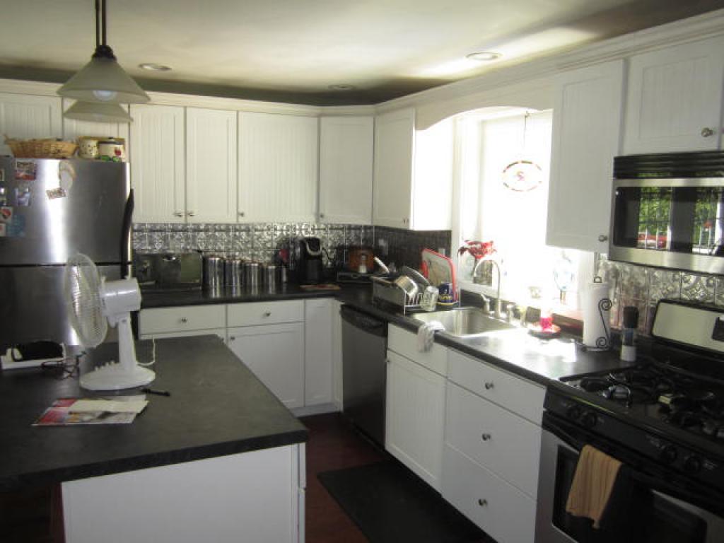 8 Laurel Hill Road Londonderry, NH 03053 - Photo 18 of 36 Gallery Image 18