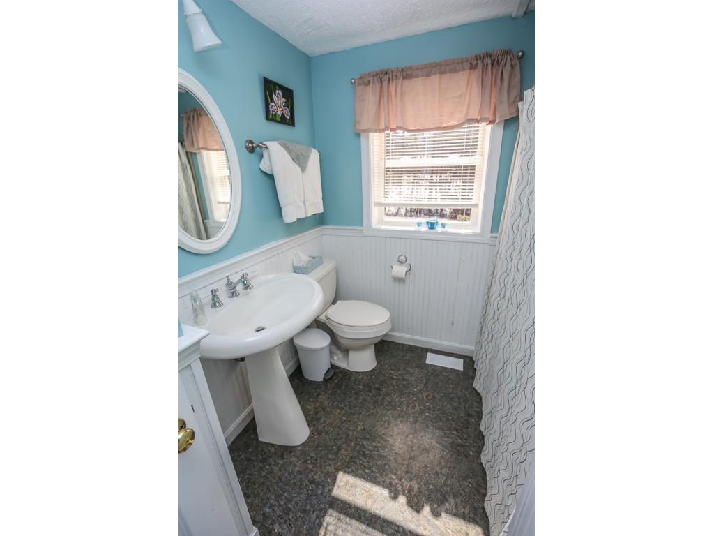 8 Laurel Hill Road Londonderry, NH 03053 - Photo 10 of 36 Gallery Image 10