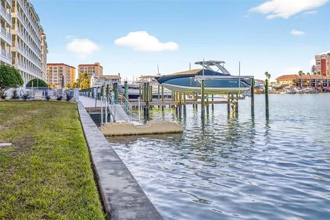 $1,895,000 | 105 Wimbledon Court, Redington Shores, FL 33708
