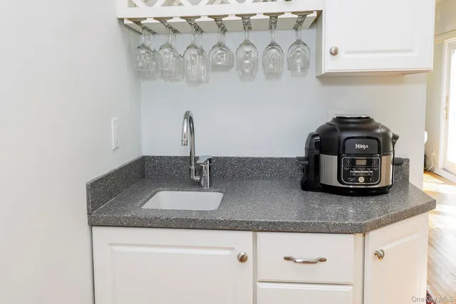 a close view of sink and tap