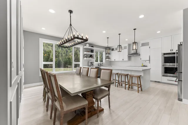 $1,115,000 | 16215 West Coulee Hite Road, Spokane, WA 99224