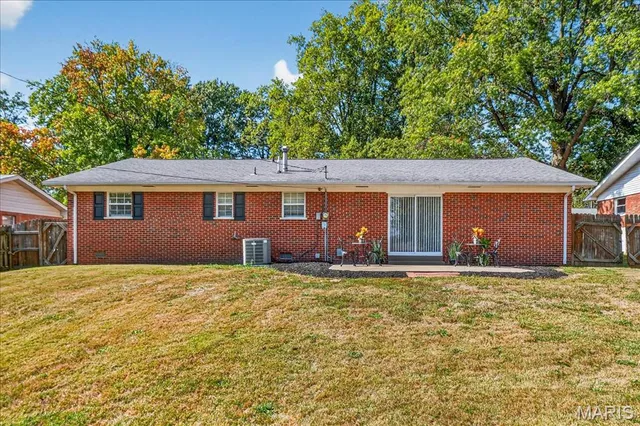 $239,900 | 120 Williamsburg Drive, Belleville, IL 62221