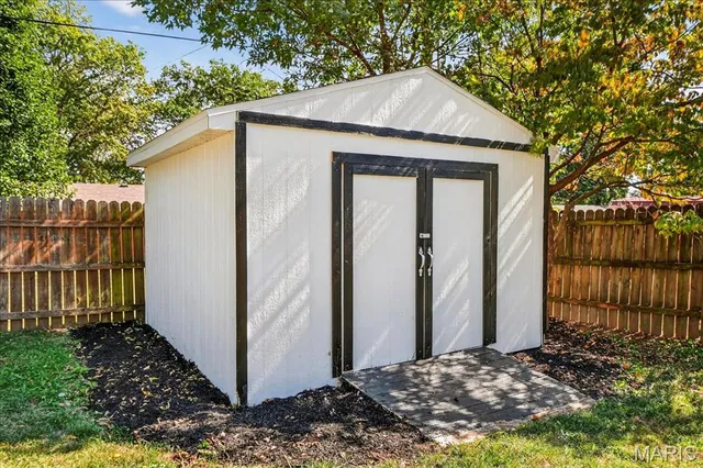 $239,900 | 120 Williamsburg Drive, Belleville, IL 62221