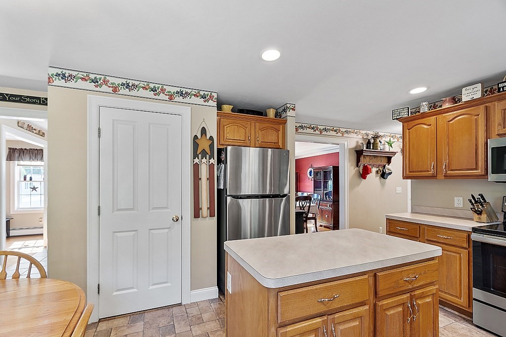 17 Richards Avenue Rutland, MA 01543 - Photo 13 of 42