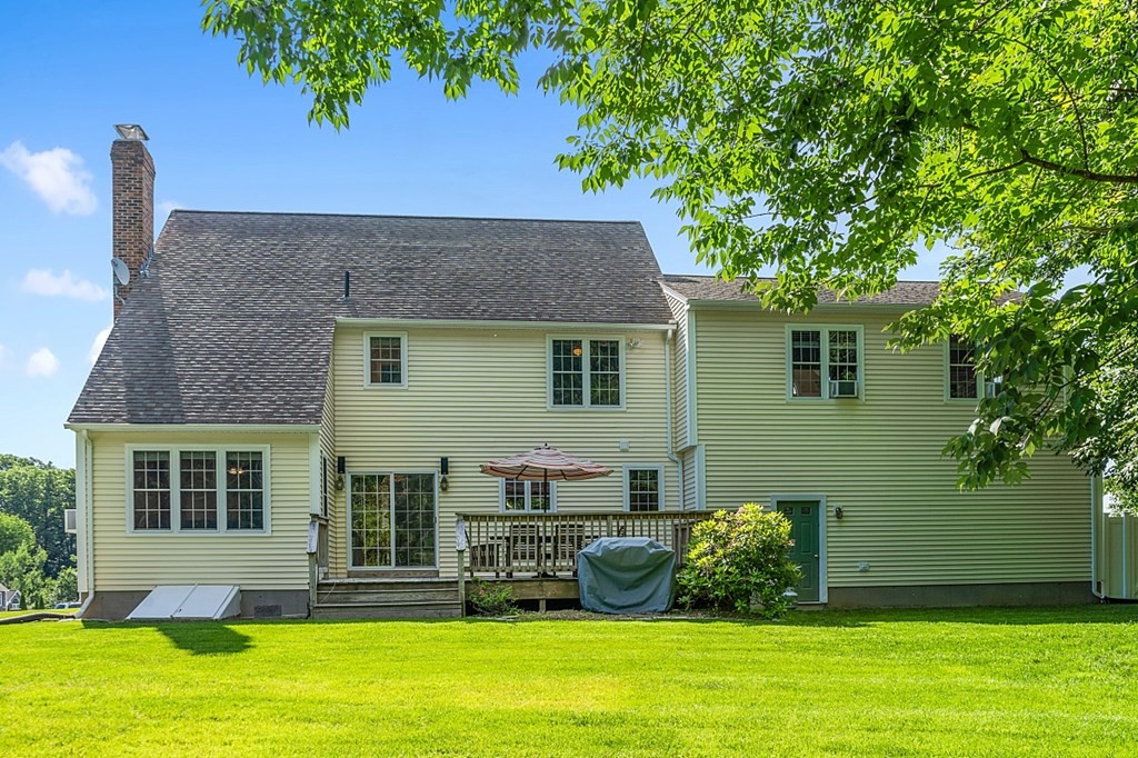 17 Richards Avenue Rutland, MA 01543 - Photo 3 of 42