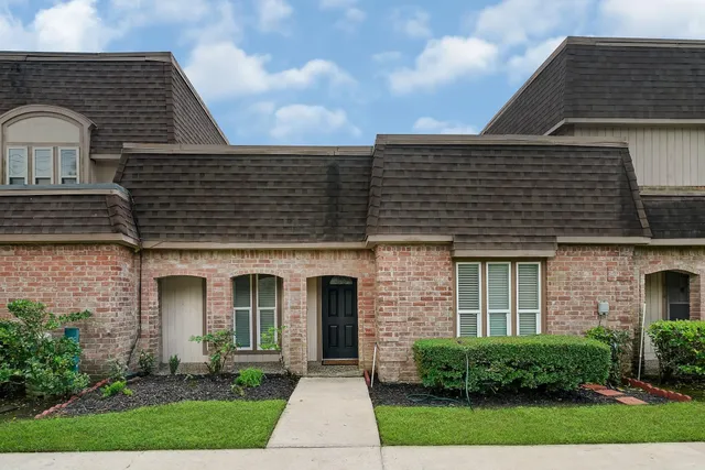 $1,950 | 2908 Camelot Lane, Missouri City, TX 77459