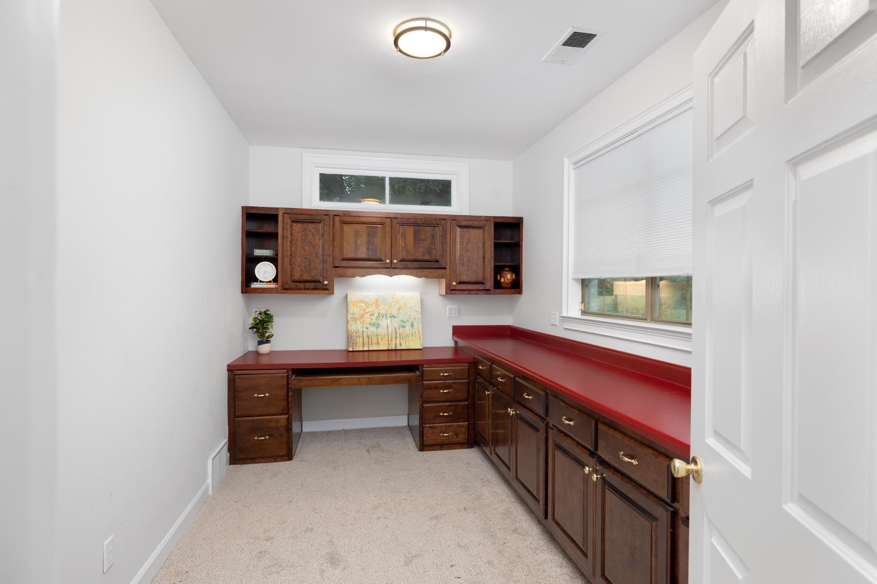 5798 North Sunset Point Memphis, TN 38135 - Photo 16 of 40 a room with furniture and window