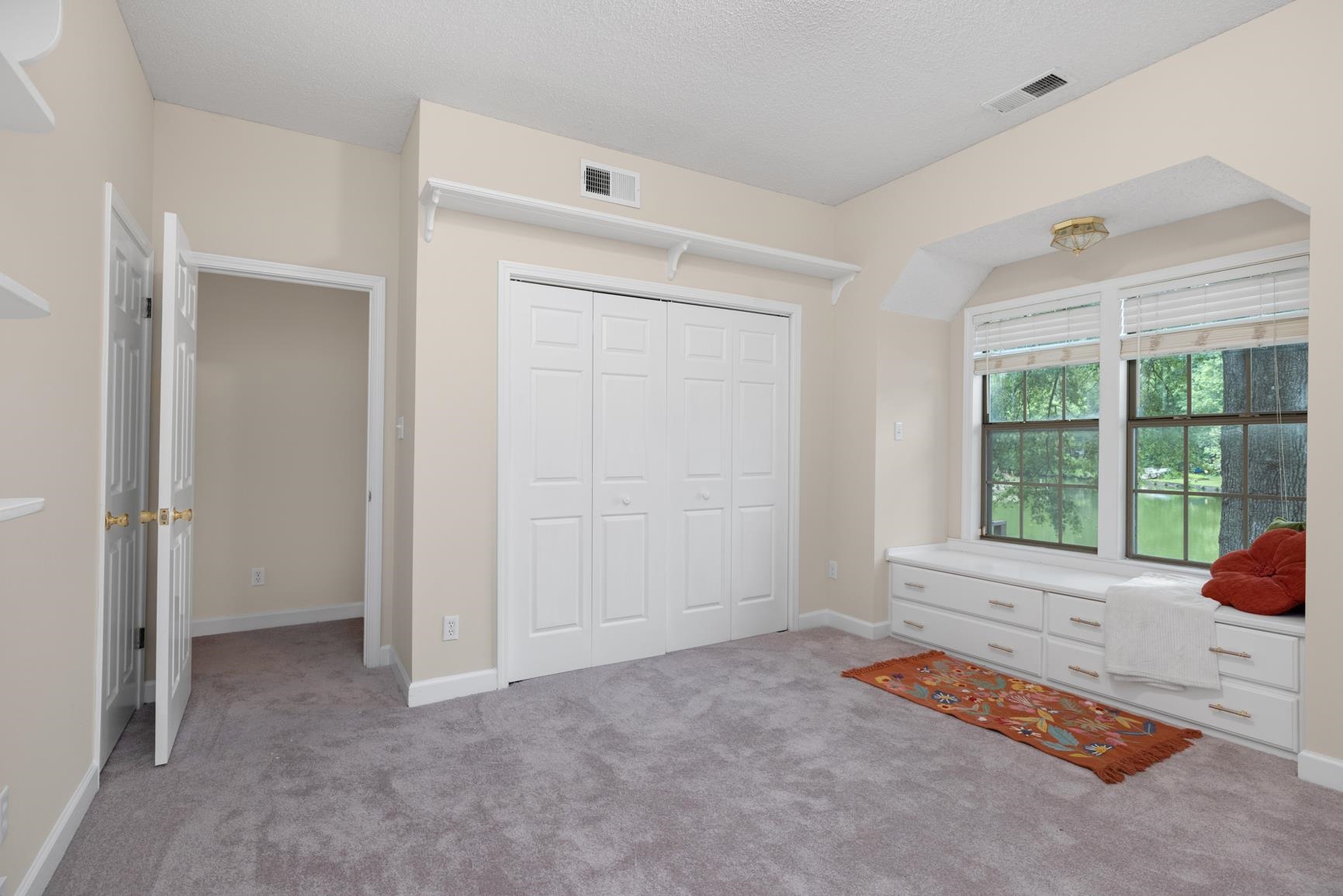 5798 North Sunset Point Memphis, TN 38135 - Photo 40 of 40 an empty room with windows