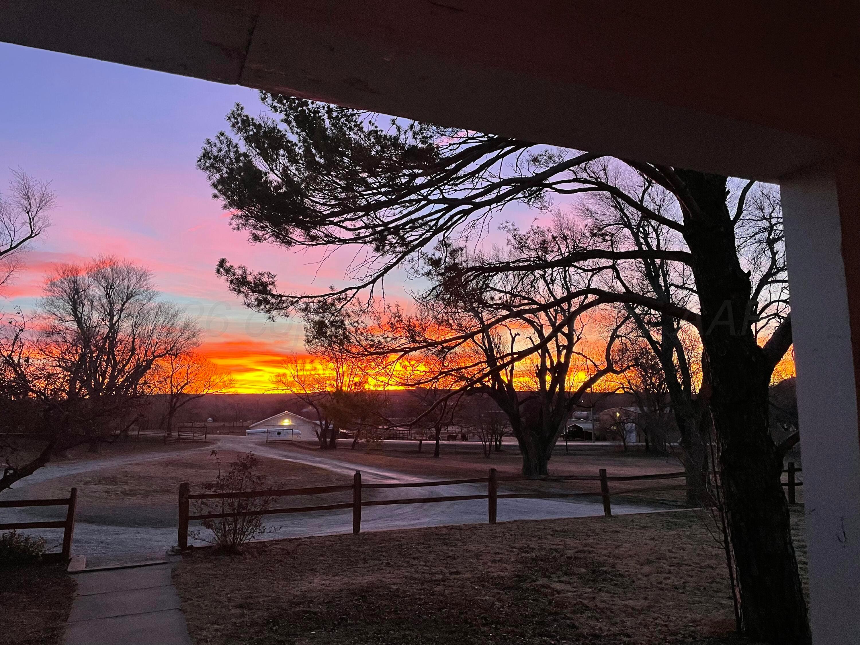 1005 Lion Street Miami, TX 79059 - Photo 5 of 41 IMG_4326