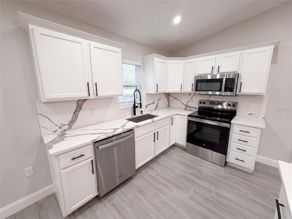 8165 Ridge Road Weeki Wachee, FL 34613 - Photo 25 of 36 Gallery Image 25