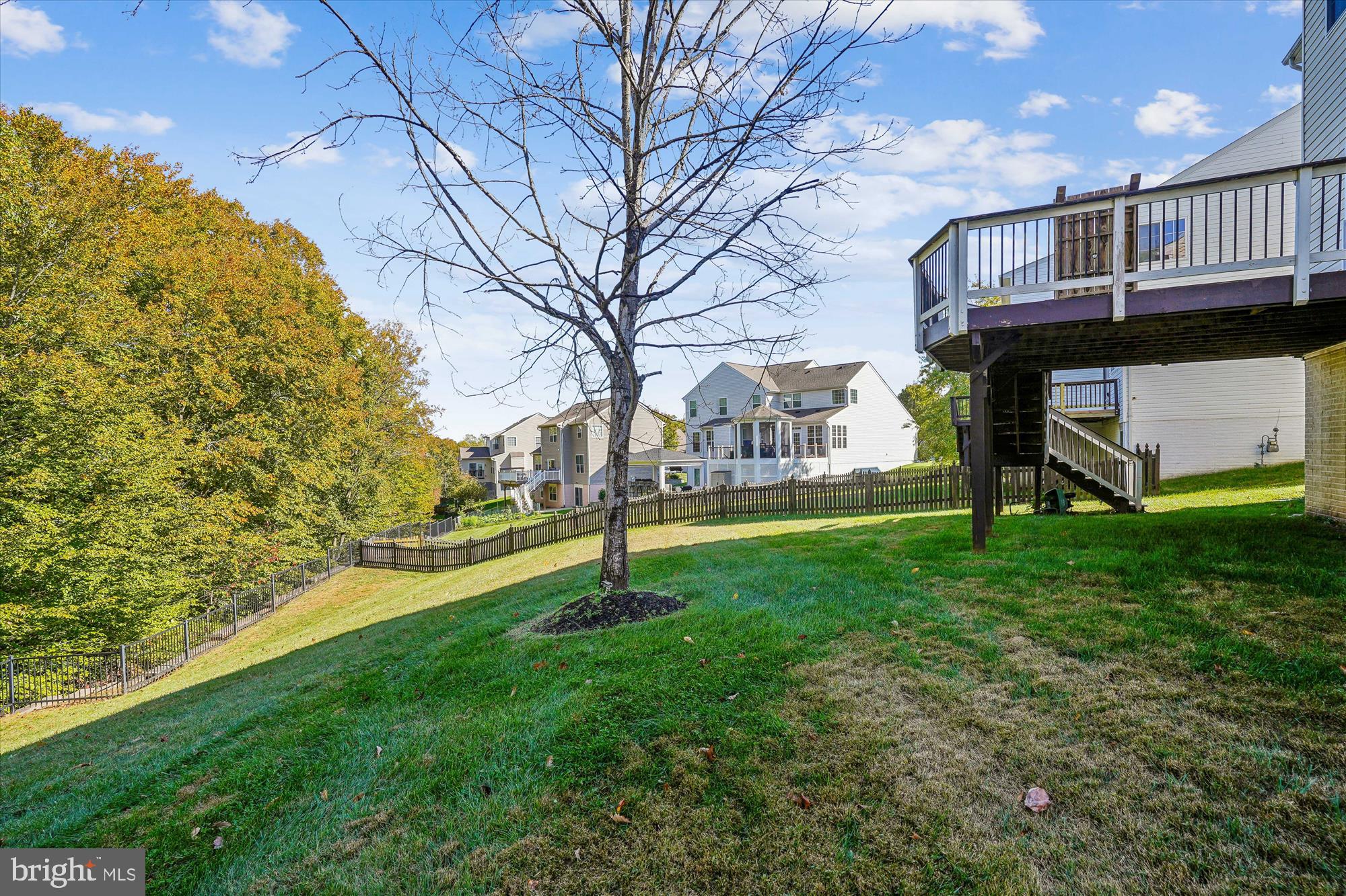 3318 Eagle Ridge Drive Woodbridge, VA 22191 - Photo 49 of 72 a view of a yard with a house
