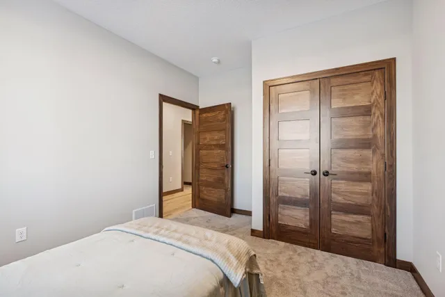 $454,900 | 719 Margaret Lane Northeast, Isanti, MN 55040