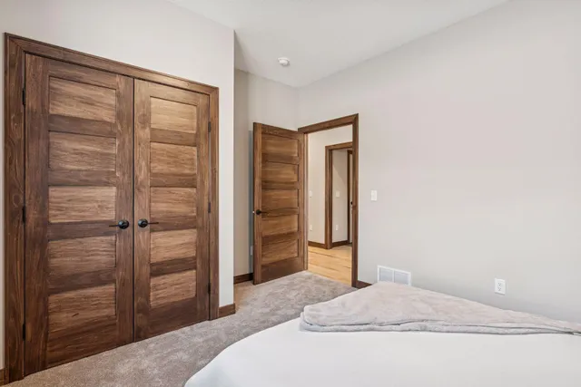 $454,900 | 719 Margaret Lane Northeast, Isanti, MN 55040