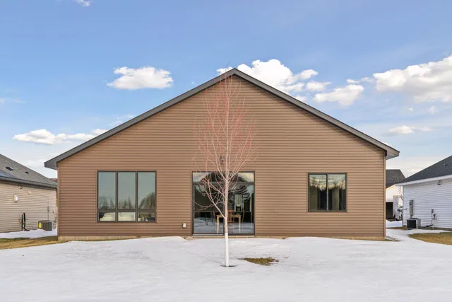 $454,900 | 719 Margaret Lane Northeast, Isanti, MN 55040
