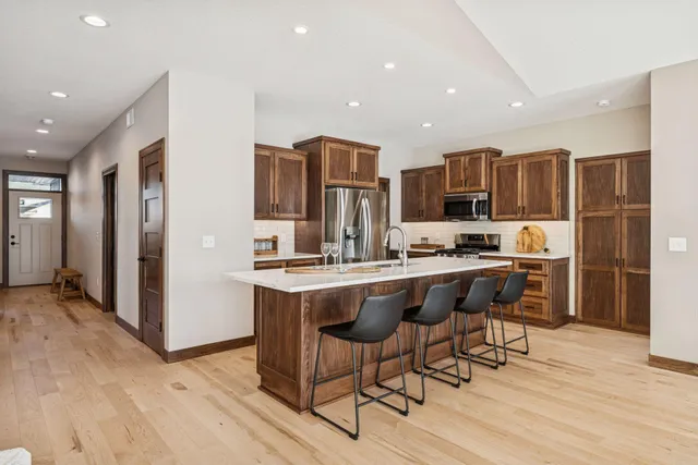 $454,900 | 719 Margaret Lane Northeast, Isanti, MN 55040