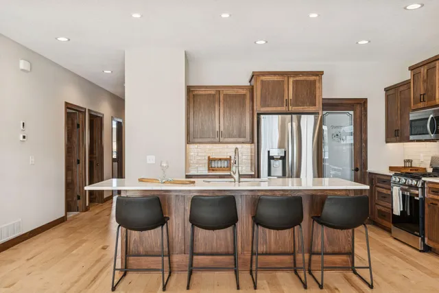 $454,900 | 719 Margaret Lane Northeast, Isanti, MN 55040