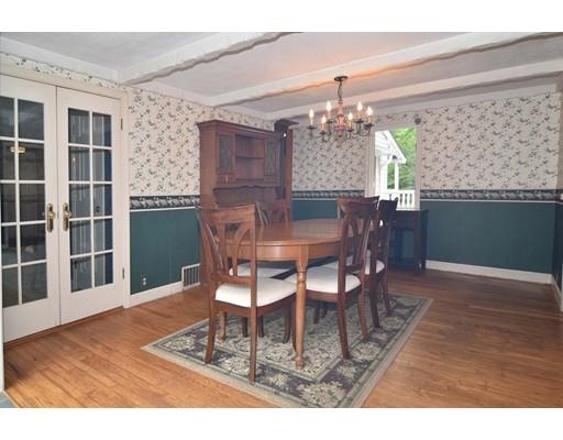 35 Cornell Road Westport, MA 02790 - Photo 9 of 38 a dining room with furniture and window